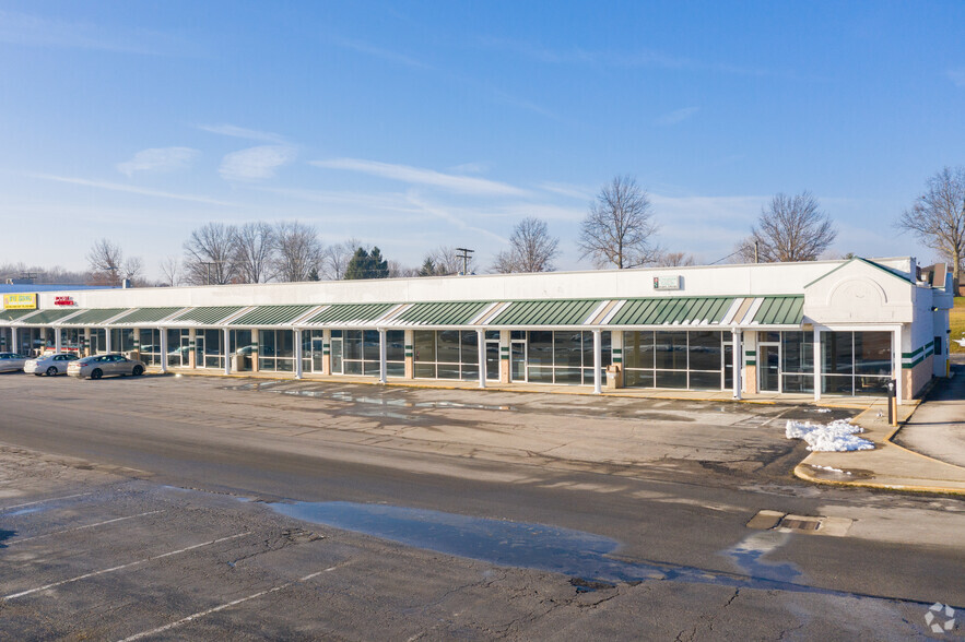 101-123 Blossom Centre Blvd, Willard, OH à louer - Photo de l’immeuble – Image 3 sur 11