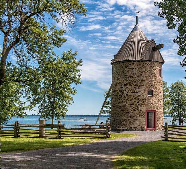 Caron St, Rockland, ON à vendre - Photo de l’immeuble – Image 2 sur 7