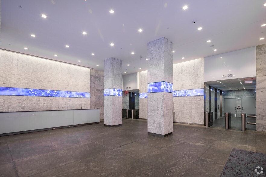 575 Fifth Ave, New York, NY à louer - Hall d’entrée – Image 3 sur 30