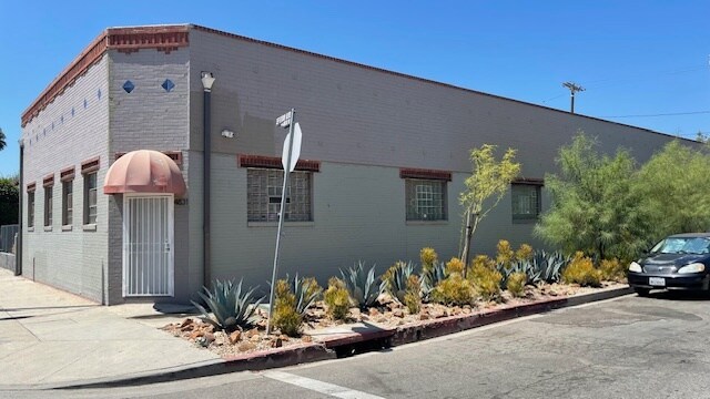 4831 W Jefferson Blvd, Los Angeles, CA à louer Photo de l’immeuble– Image 1 sur 6
