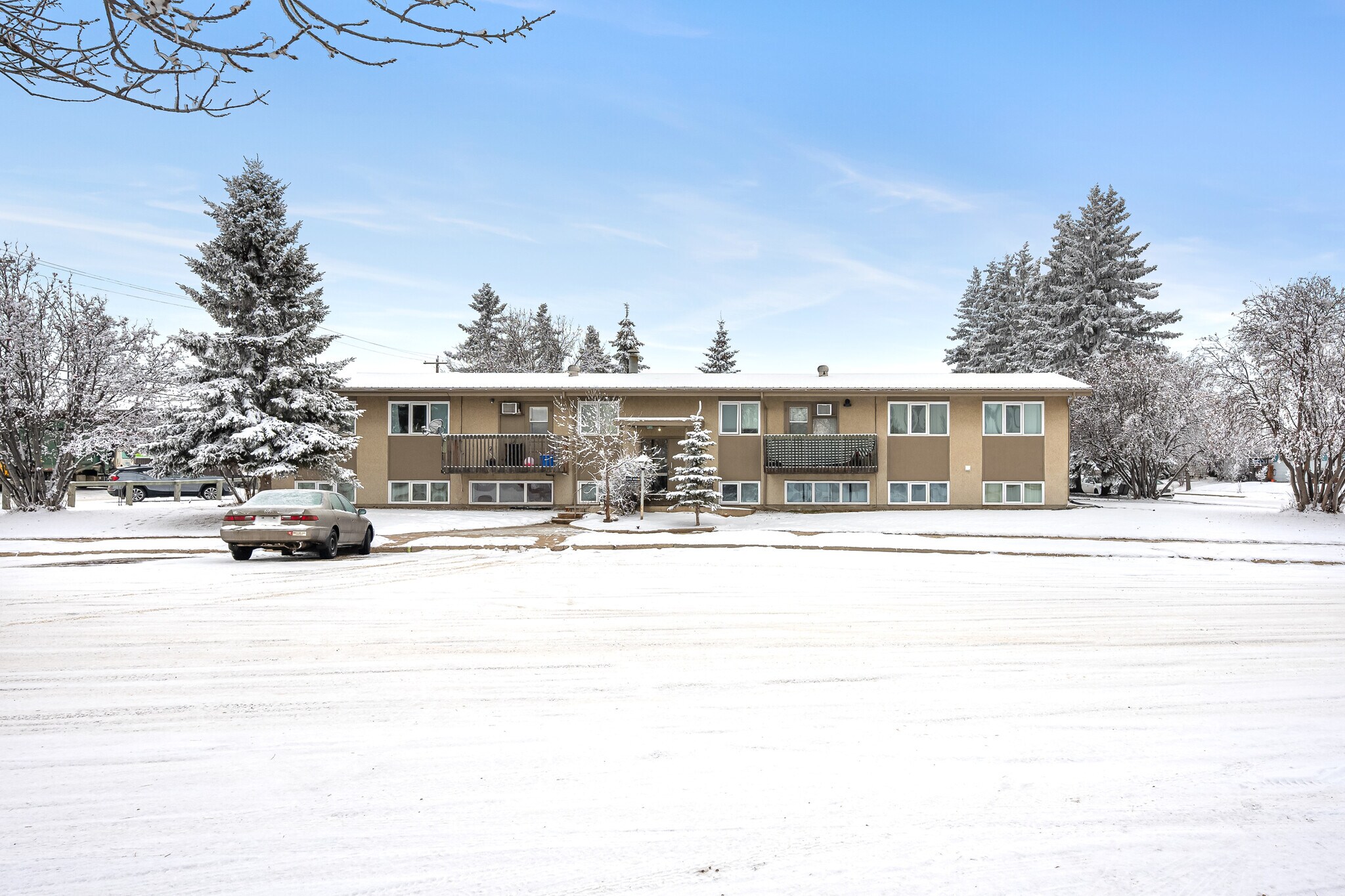 4504 56A Av, Lloydminster, AB à vendre Photo principale– Image 1 sur 9