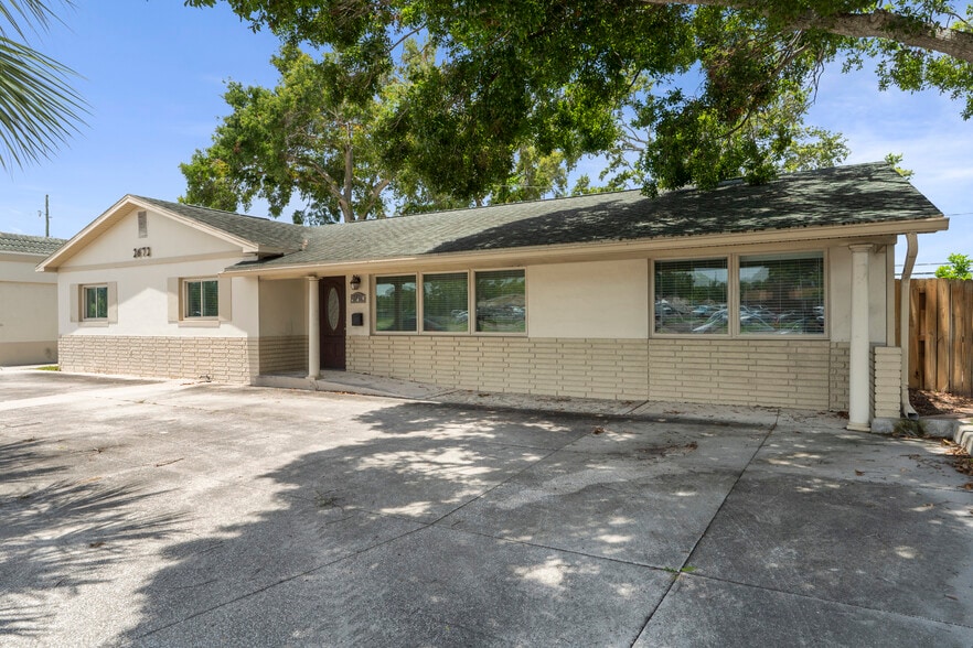 2672 66th St N, Saint Petersburg, FL à vendre - Photo de l’immeuble – Image 2 sur 34
