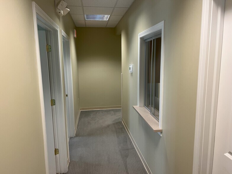 21 Liberty Dr, Hebron, CT à vendre - Photo intérieure – Image 3 sur 19