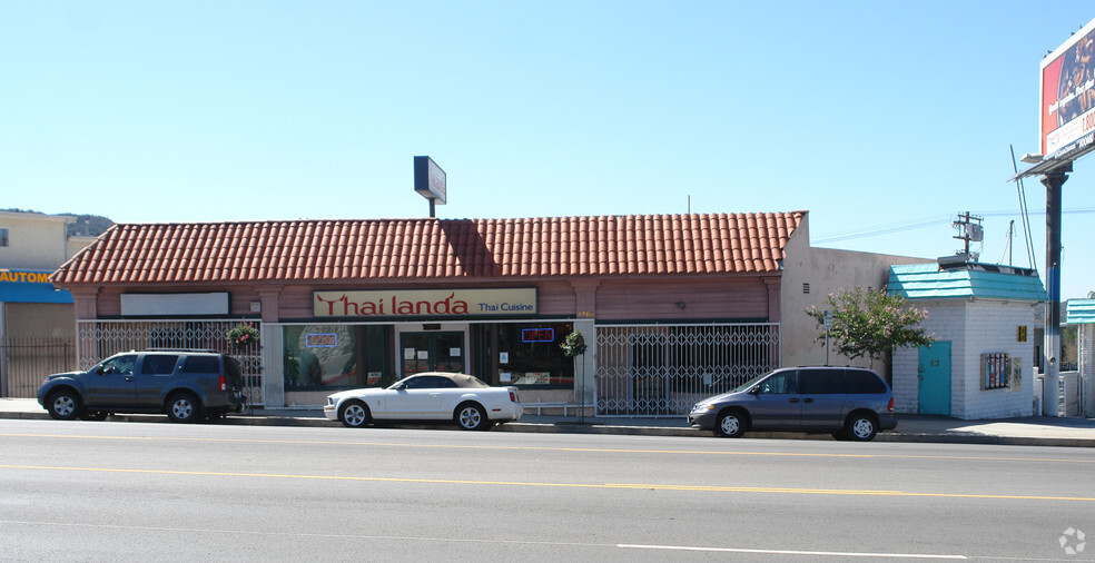 7780 Foothill Blvd, Tujunga, CA à vendre - Photo principale – Image 1 sur 17