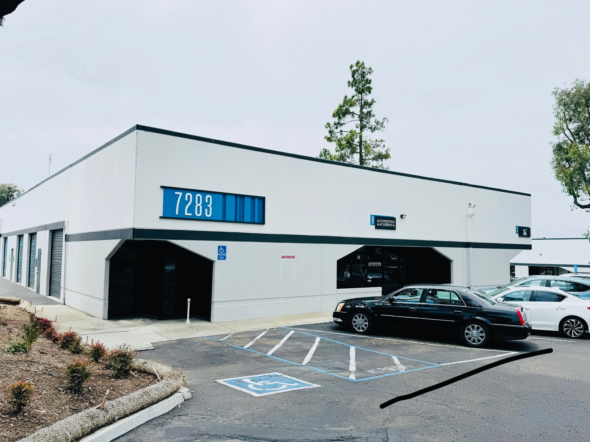 7283 Engineer Rd, San Diego, CA à louer Photo de l’immeuble– Image 1 sur 11