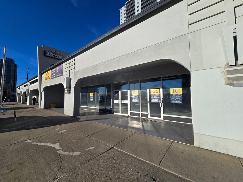 12060 Jasper Av NW, Edmonton, AB à louer - Photo de l’immeuble – Image 2 sur 3
