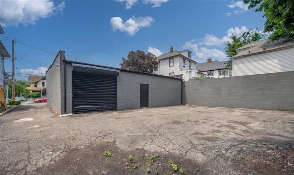 217 Madison Ave, Port Chester, NY à vendre - Photo de l’immeuble – Image 3 sur 13