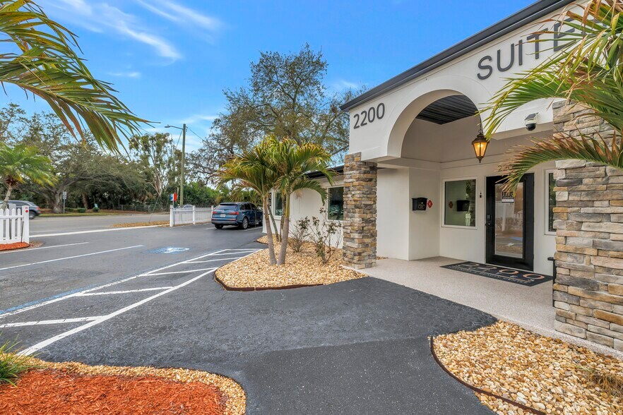 2200 49th St N, Saint Petersburg, FL à vendre - Photo de l’immeuble – Image 3 sur 42