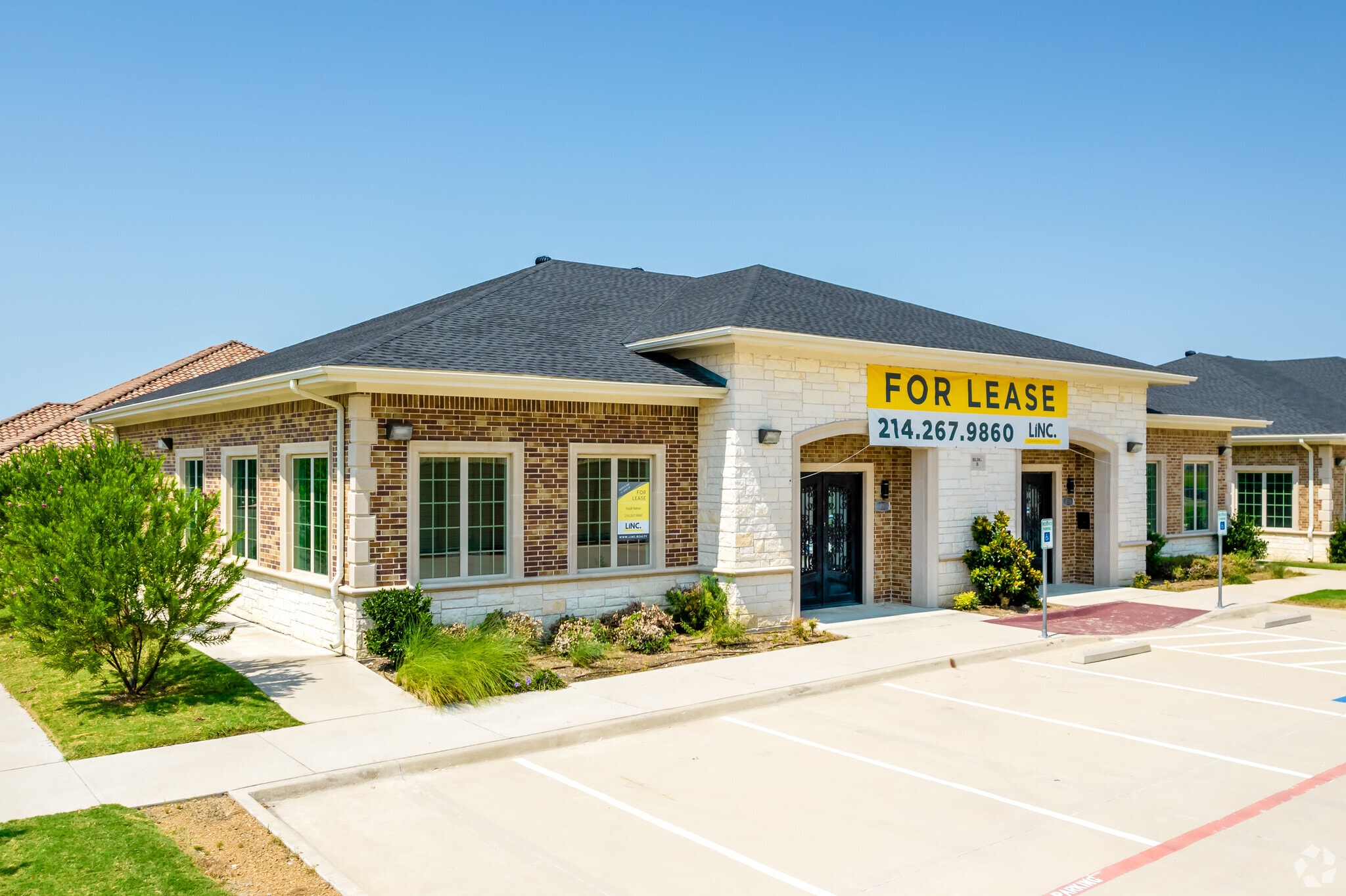 975 W Exchange Pky, Allen, TX à louer Photo principale– Image 1 sur 6
