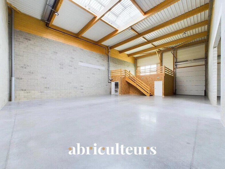 Local d’activités dans Gellainville à louer - Photo intérieure – Image 1 sur 11