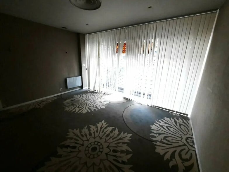 Local commercial dans Rouen à louer - Photo de l’immeuble – Image 3 sur 9