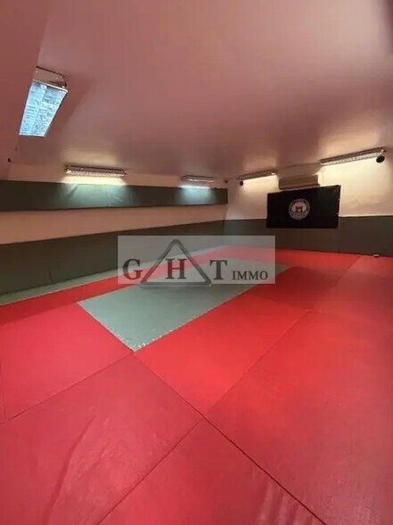 Local commercial dans Maisons-Alfort à vendre - Photo de l’immeuble – Image 3 sur 4