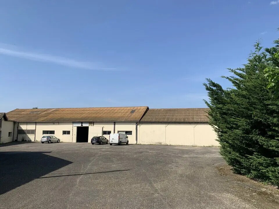 Local d'activités dans Yvrac à vendre Photo de l’immeuble– Image 1 sur 10
