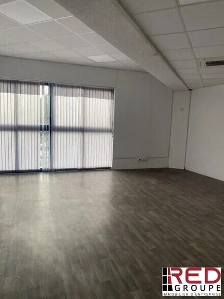 Bureau dans Aubagne à louer - Photo de l’immeuble – Image 2 sur 5