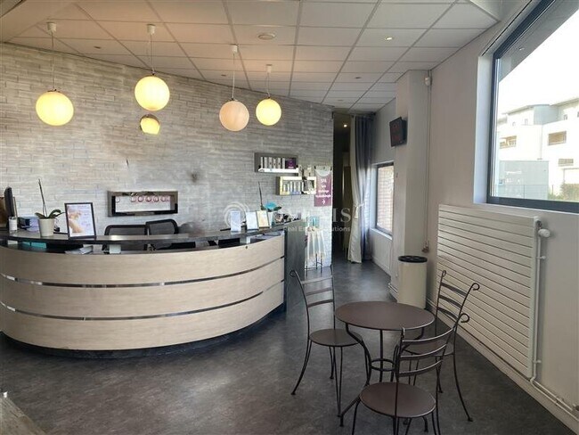 Plus de détails pour Local commercial à vendre
