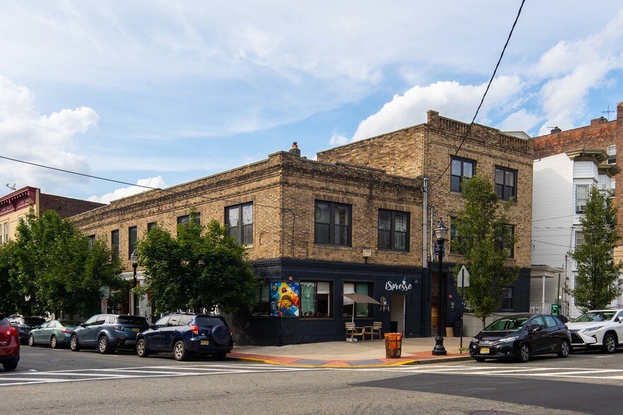 4701-4705 Park Ave, Union City, NJ à vendre - Photo de l’immeuble – Image 2 sur 26
