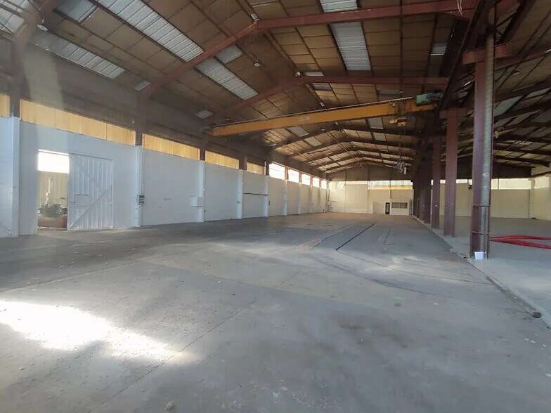 Local d'activités dans Faramans à vendre - Photo de l’immeuble – Image 3 sur 8