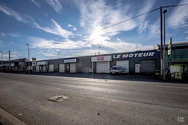 Plus de détails pour Local commercial à louer