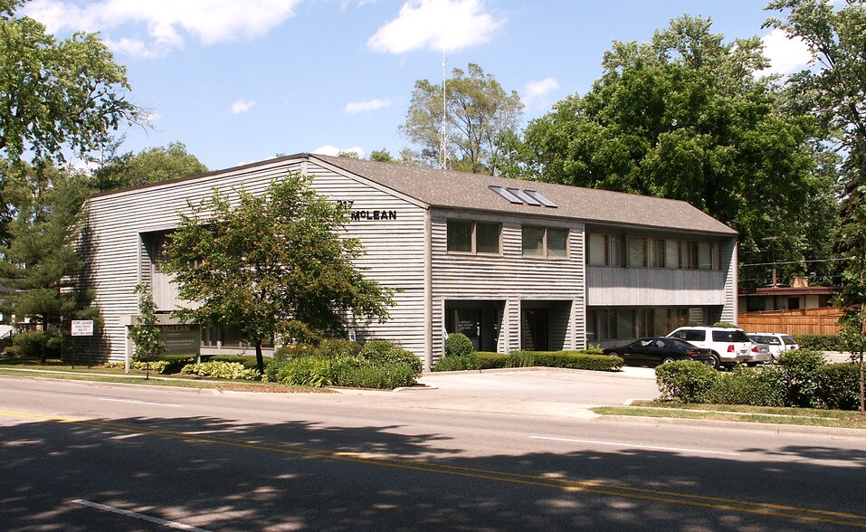217 N McLean Blvd, Elgin, IL à louer - Photo de l’immeuble – Image 2 sur 2