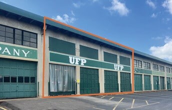 1-97 N Produce Row, Saint Louis, MO à louer Photo de l’immeuble– Image 1 sur 4