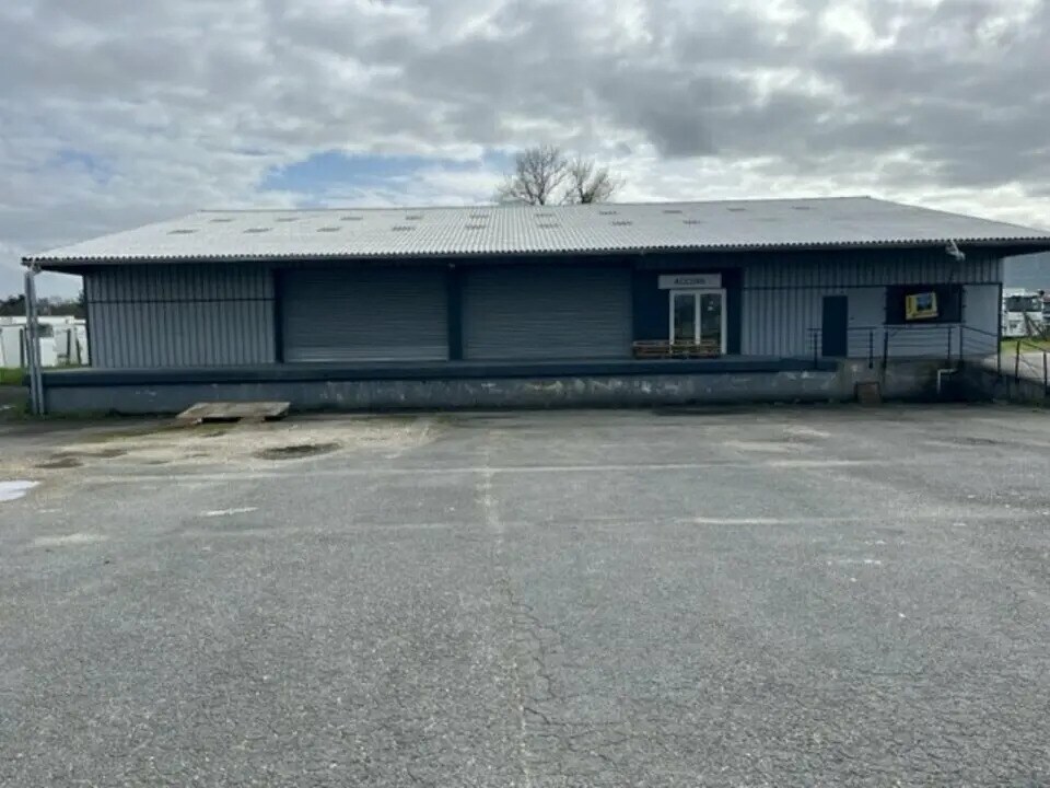 Local d’activités dans Saint-Loubès à louer Photo de l’immeuble– Image 1 sur 8