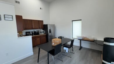 8635-8649 Phoenix Dr, Manassas, VA à louer - Vidéo sur l’annonce professionnelle 