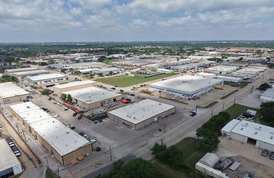 3425 Raider Dr, Hurst, TX à louer - Photo de l’immeuble – Image 3 sur 10