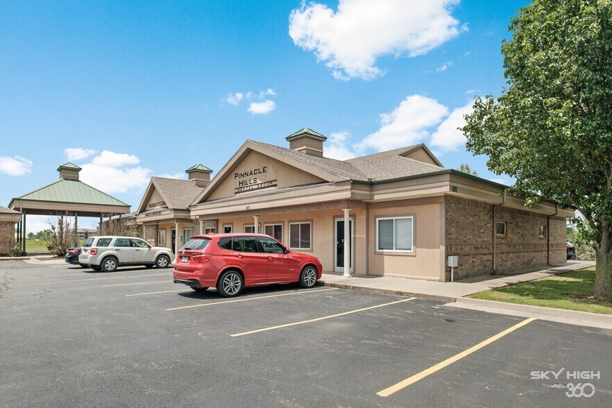 2709 SE I St, Bentonville, AR à louer - Photo de l’immeuble – Image 3 sur 28
