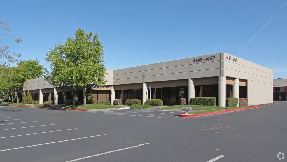6145-6167 State Farm Dr, Rohnert Park, CA à louer - Photo de l’immeuble – Image 2 sur 9