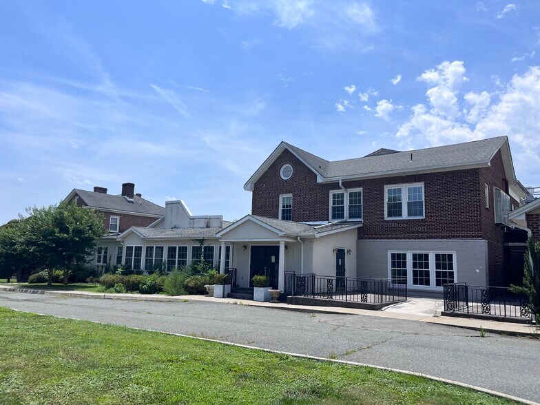 501 N Main St, Gordonsville, VA à vendre - Photo de l’immeuble – Image 1 sur 7