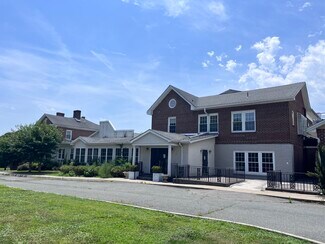 Plus de détails pour 501 N Main St, Gordonsville, VA - Santé à vendre