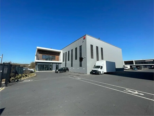 Plus de détails pour Local d’activités à vendre