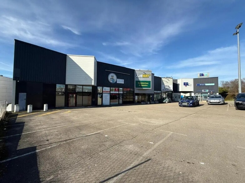 Local commercial dans Besançon à vendre - Photo de l’immeuble – Image 1 sur 10