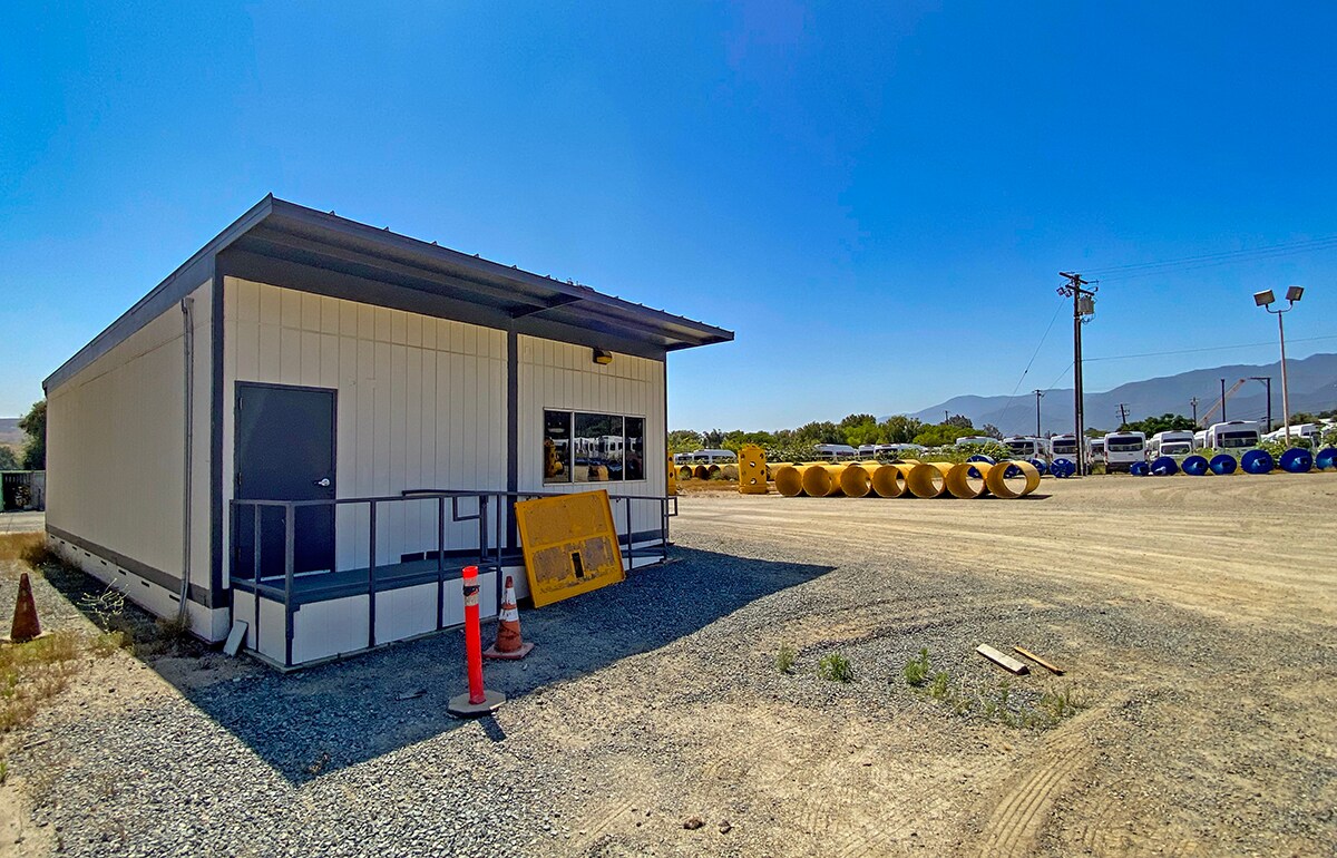 21880 Temescal Canyon Rd, Corona, CA à louer Photo de l’immeuble– Image 1 sur 5