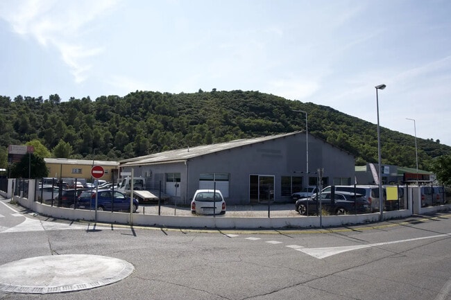 Plus de détails pour Local commercial à louer