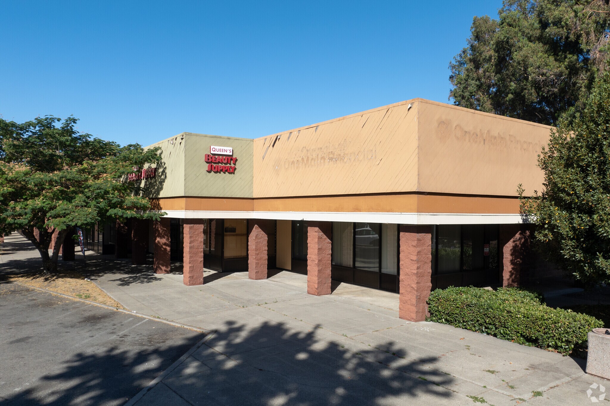 1300-1380 Fairmont Dr, San Leandro, CA à louer Photo principale– Image 1 sur 6