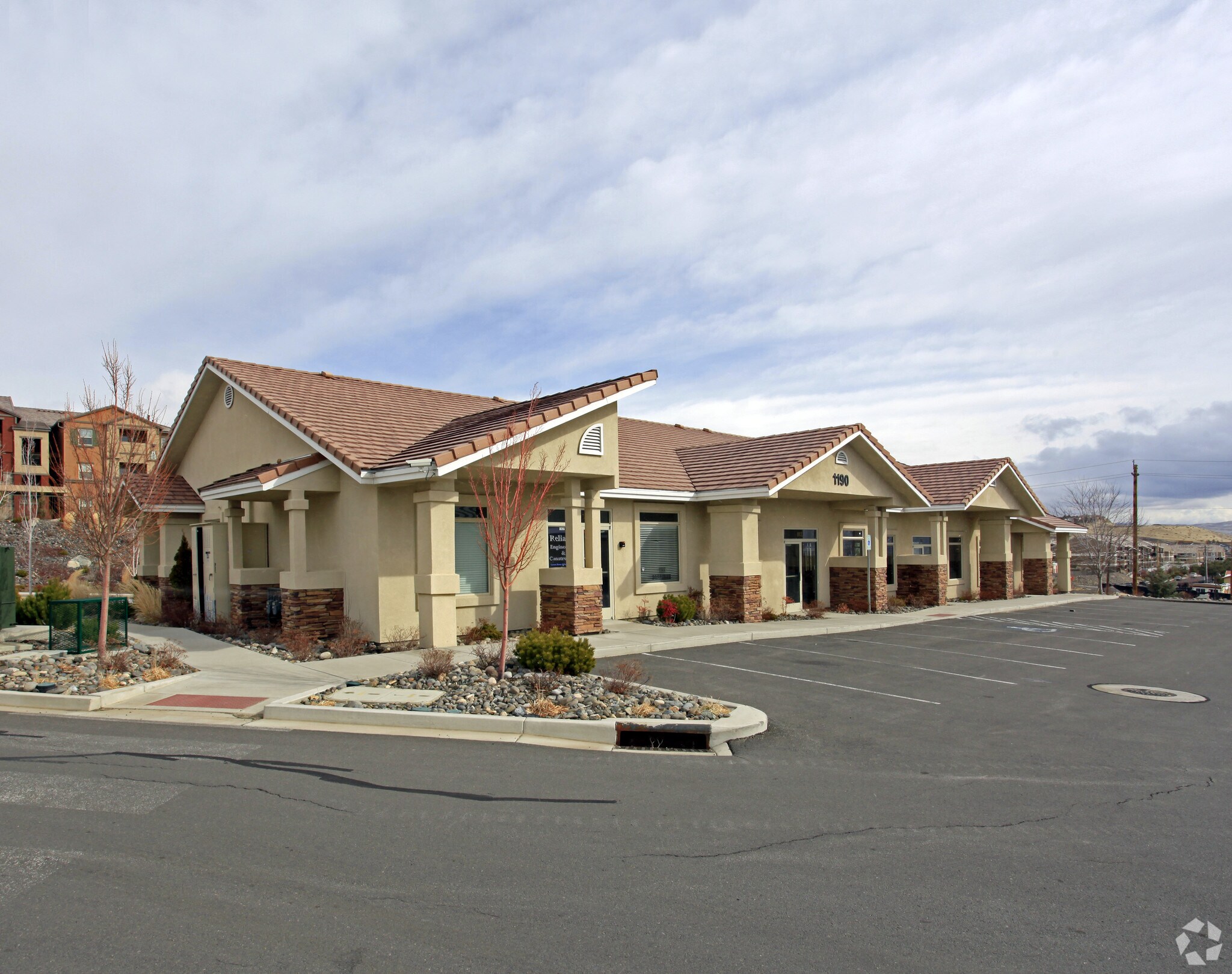 1190 Selmi Dr, Reno, NV à louer Photo principale– Image 1 sur 13