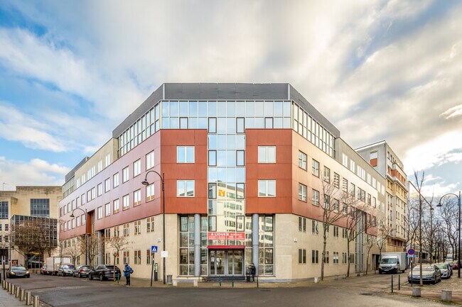 Plus de détails pour 8 Rue Henri Becquerel, Rueil-Malmaison - Bureau à louer