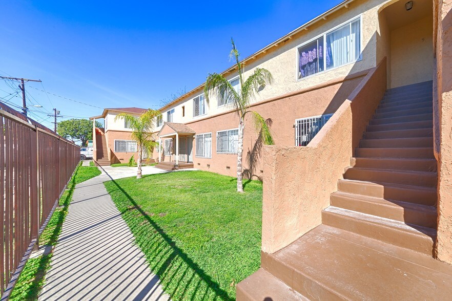 411 N Chester Ave, Compton, CA à vendre - Photo de l’immeuble – Image 3 sur 6