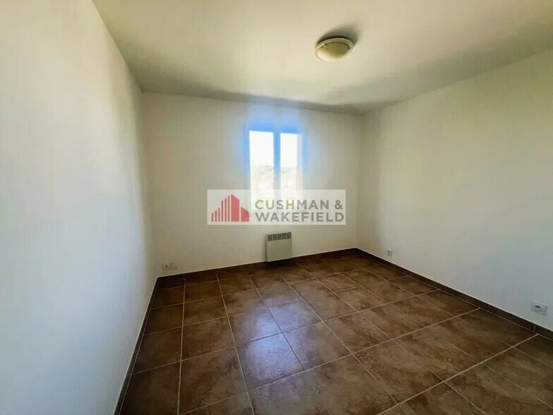 Bureau dans Marguerittes à louer - Photo intérieure – Image 2 sur 3