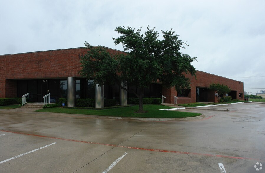 1440 Regal Row, Dallas, TX à louer - Photo de l’immeuble – Image 3 sur 16