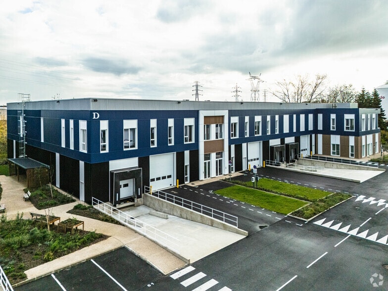 Local d’activités dans Moissy-Cramayel à louer - Photo de l’immeuble – Image 2 sur 2