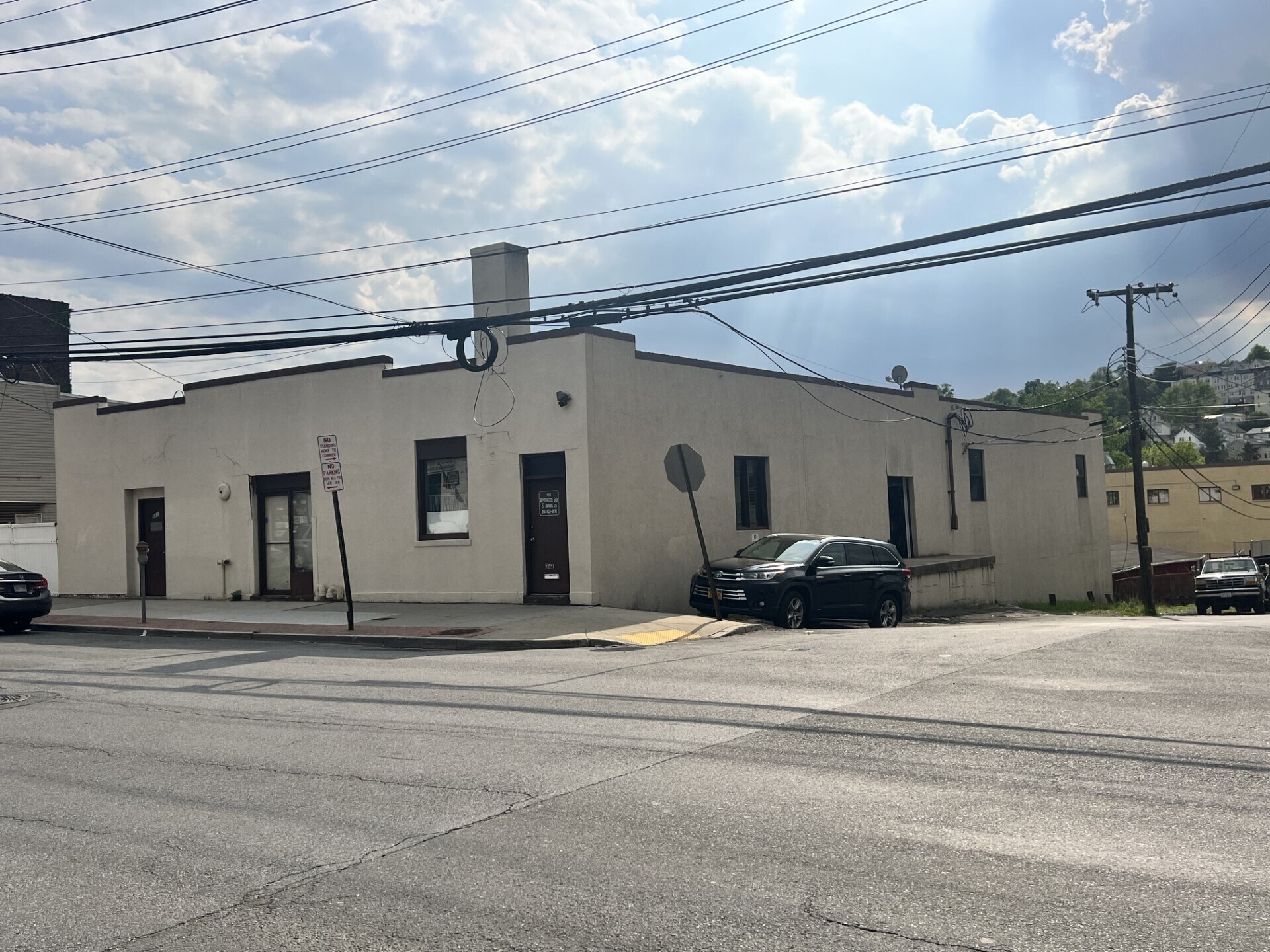 361 Saw Mill River Rd, Yonkers, NY à louer Photo de l’immeuble– Image 1 sur 9