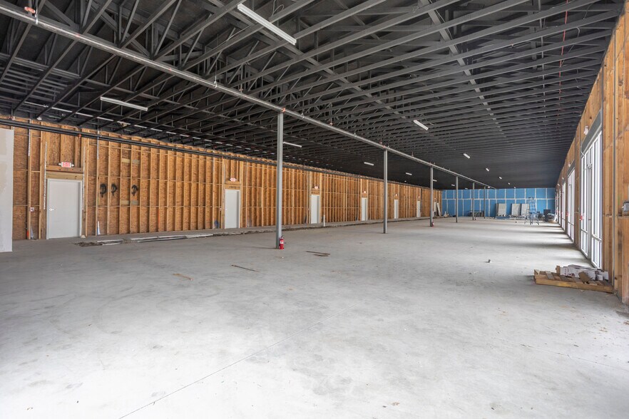 325 N Saginaw Blvd, Saginaw, TX à louer - Photo de l’immeuble – Image 3 sur 14