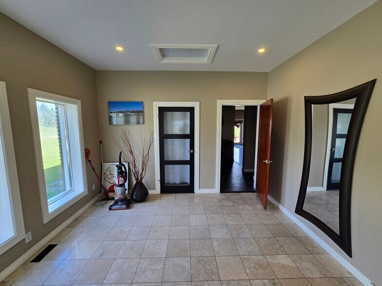 1041 Hwy 54, Innisfail, AB à vendre - Photo de l’immeuble – Image 2 sur 15