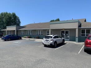 1650 Central Ave, Mckinleyville, CA à louer Photo de l’immeuble– Image 1 sur 6