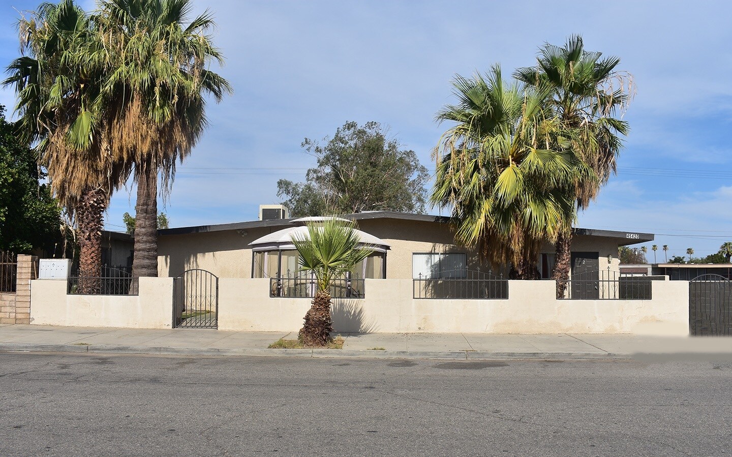 45420 Park St, Indio, CA à vendre Photo principale– Image 1 sur 6