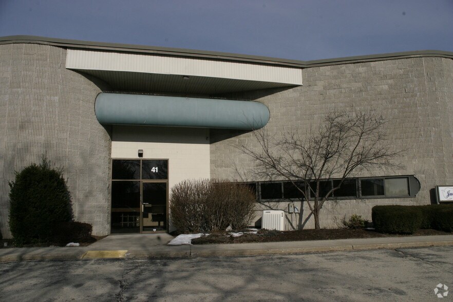 25-53 Capital Dr, West Springfield, MA à louer - Photo de l’immeuble – Image 1 sur 14