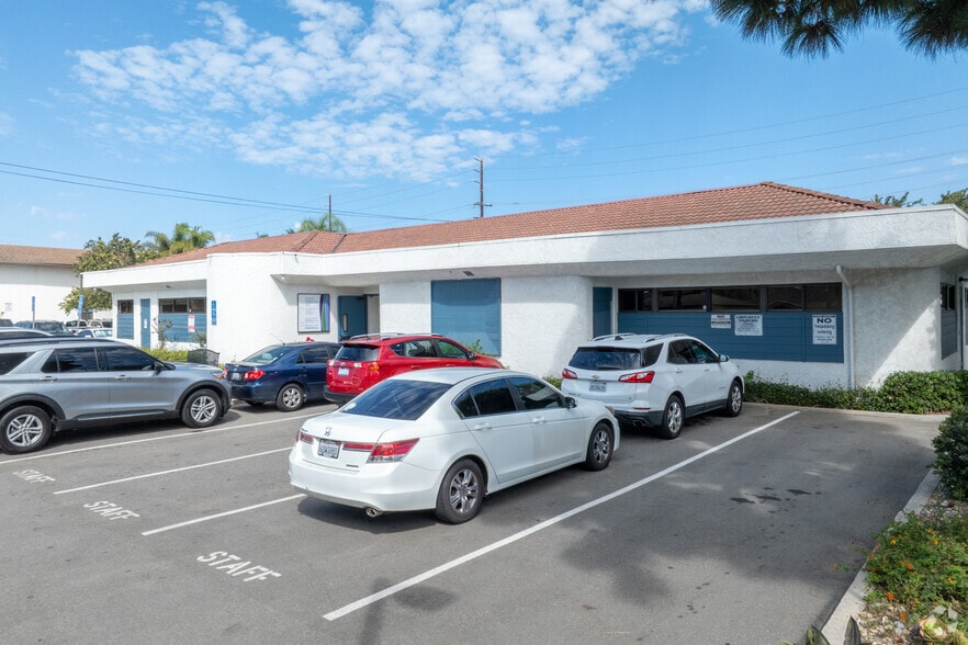1200 W Gonzales Rd, Oxnard, CA à vendre - Photo principale – Image 1 sur 3