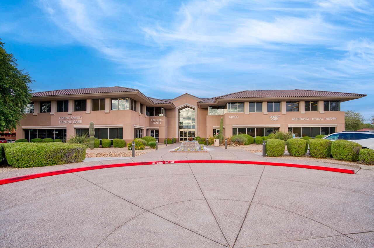 14800 W Mountain View Blvd, Surprise, AZ à louer Photo principale– Image 1 sur 11